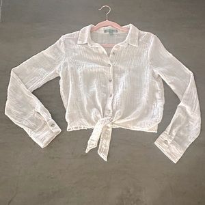 Good luck gem crop and tied button down